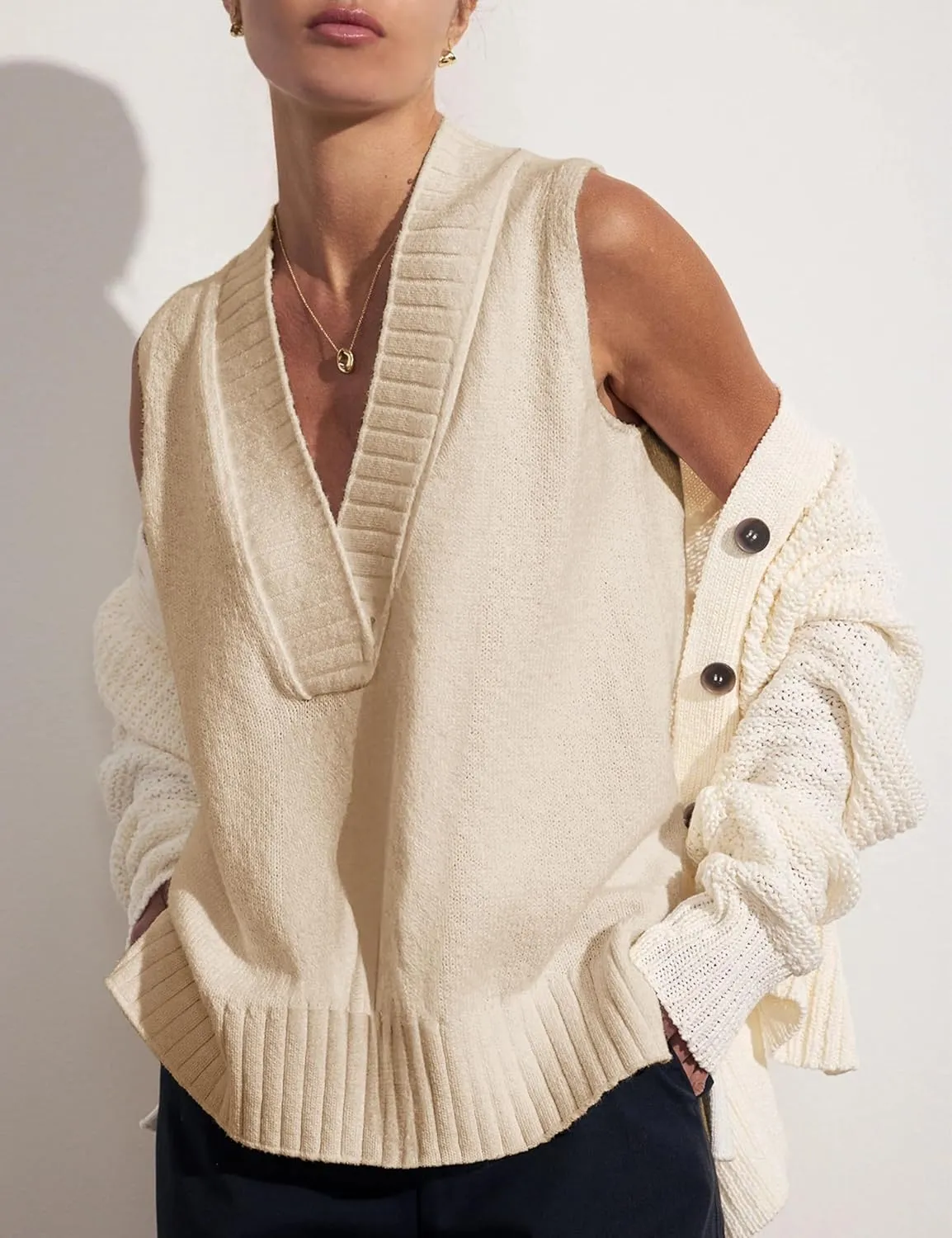 Daacee Women's V Neck Sweater Vest Casual Summer Loose Side Slit Sleeveless Pullover Knit Tank Tops
