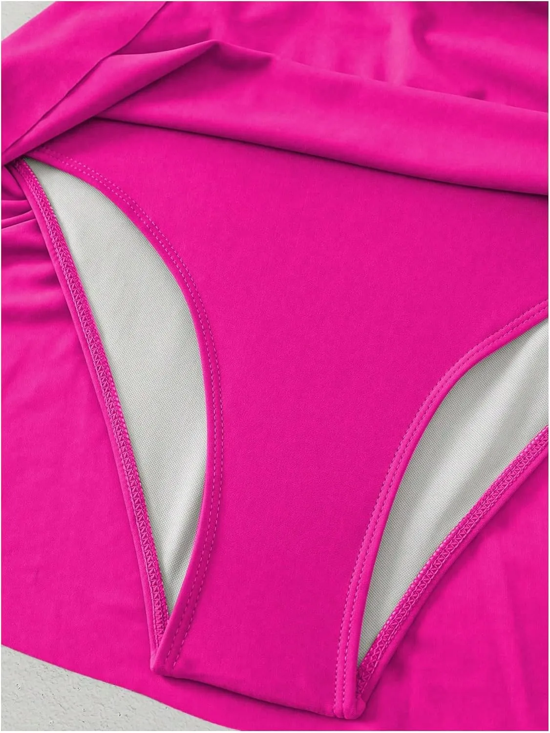 Verdusa Women's Modest One Piece Swimsuit Color Block Deep V Neck Backless Ruched Short Swim Dress