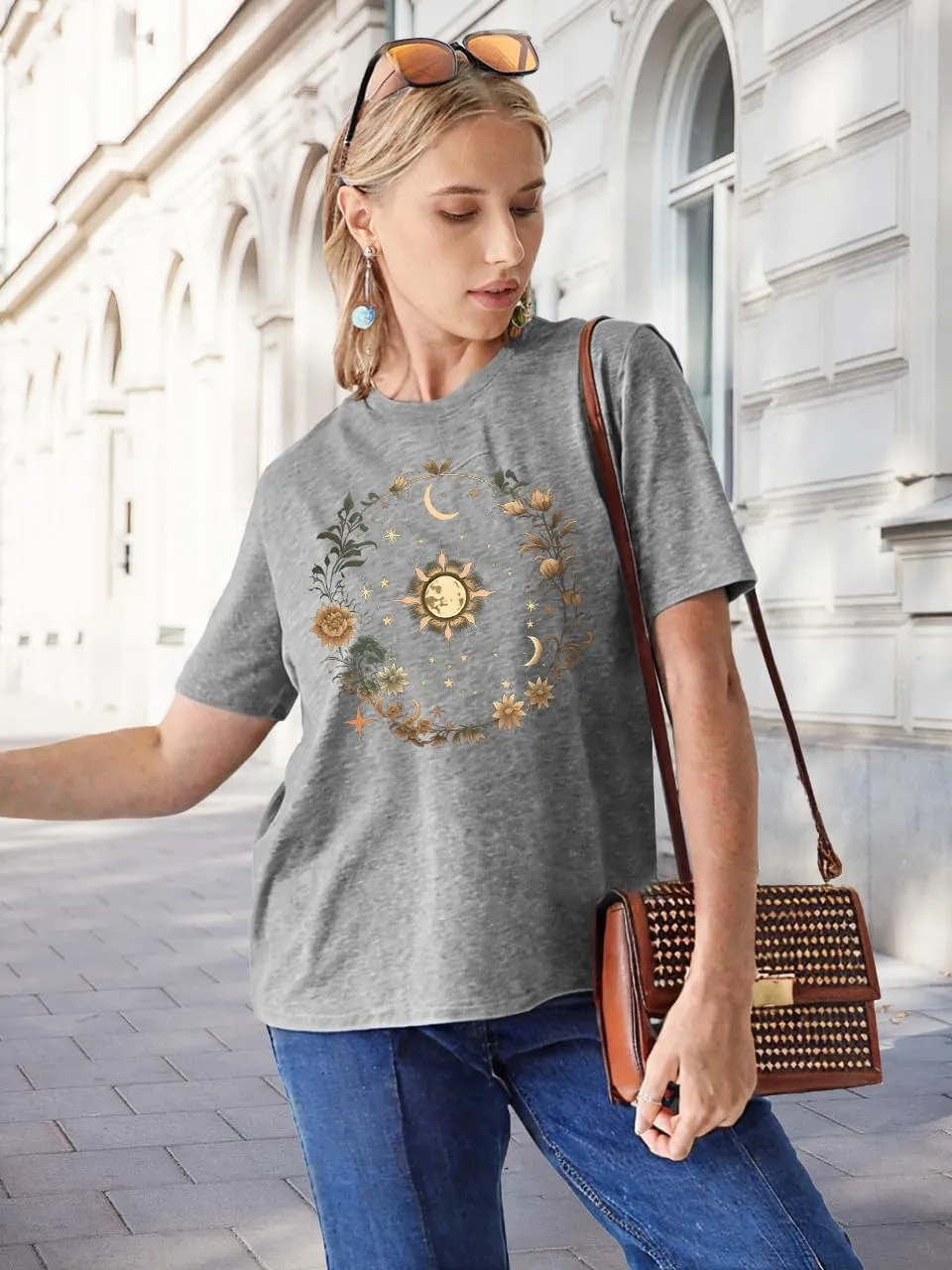 Women Graphic Tees Shirt Mystical Moon and Sunflower Shirt Short Sleeve Casual Celestial T Shirts