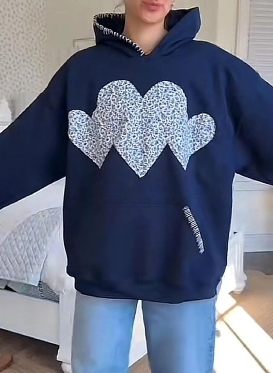 Women Y2K Vintage Graphic Hoodies Sweatshirt Oversized Long Sleeve Heart Pullover Top Aesthetic Streetwear