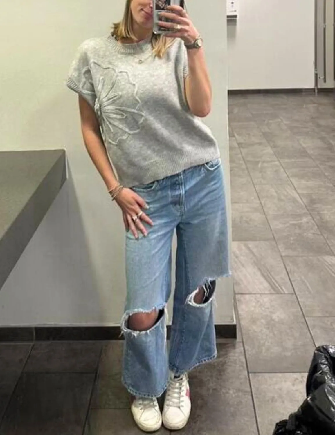 Womens Floral Sweater Vest Cute Cap Sleeve Tops 3D Flower Decor Knit Tank Top Loose Spring Fall Summer Clothes 2025